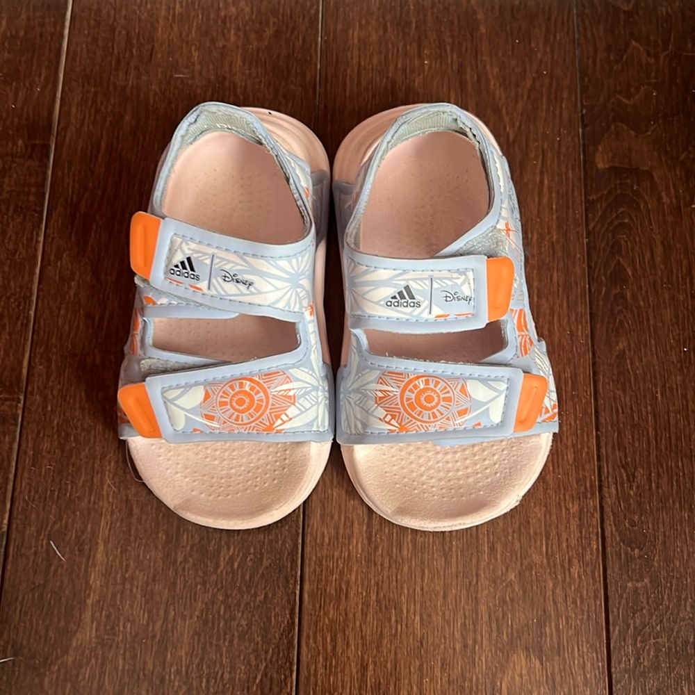 Moana Adidas slides